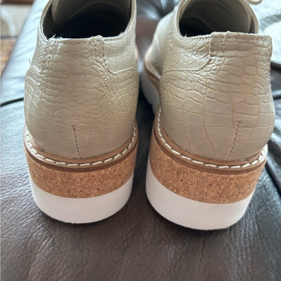 Steve Madden Croc Embossed Tan Platform Wedge Oxford Style shoes size 8 - Picture 5 of 9